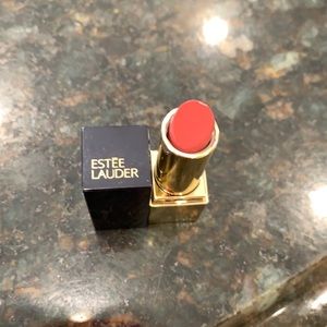 Estée Lauder full size lipstick in Dynamic Auth.